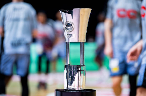 并附带买断 并附带买断