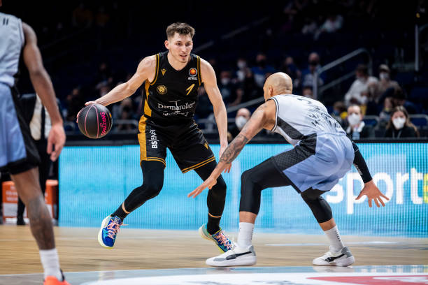 转会市场并 转会市场并