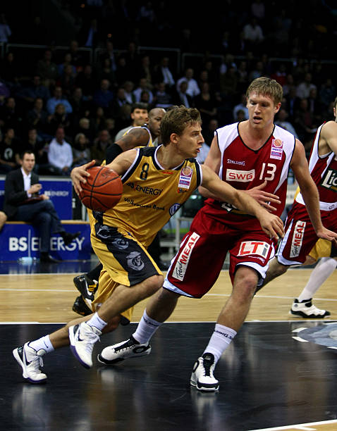 不屈不挠的 不屈不挠的